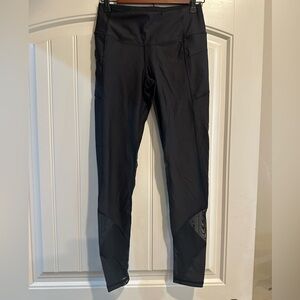 NWOT Victoria Secret SPORT black leggings w/mesh detail